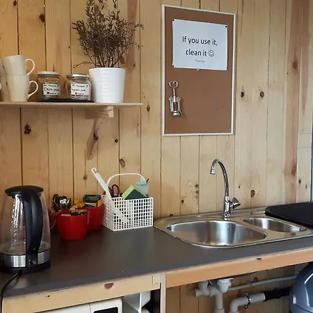 Hostel Domein Aan De Plas Μπριζ